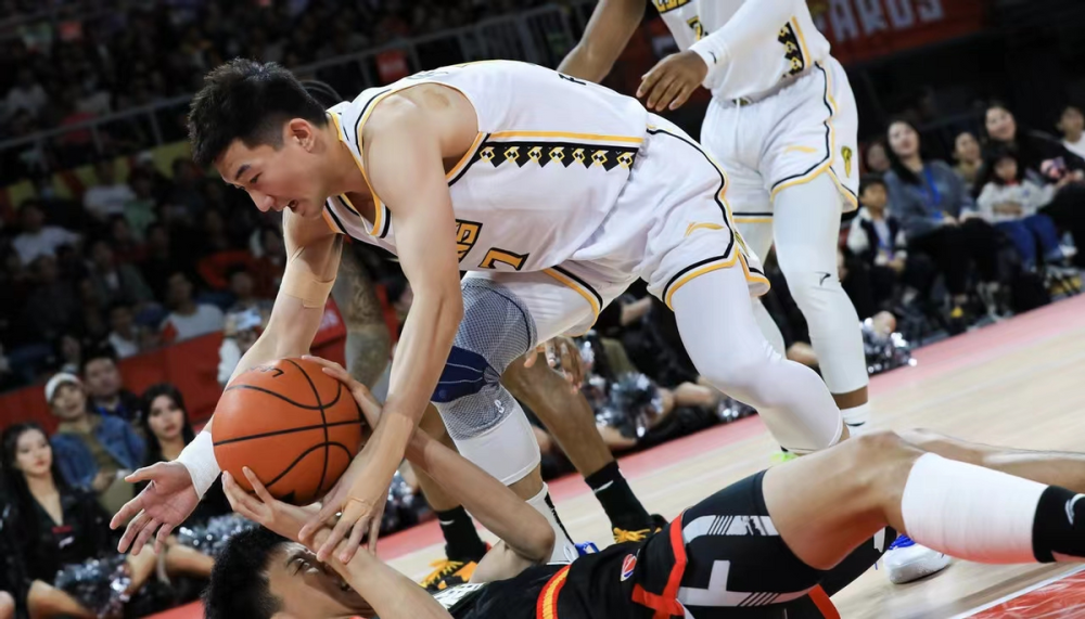 米兰体育中国官网-包含里程碑夜广厦男篮复出首秀，全明星赛今夜刷纪录，气氛紧张，球队文化再被提及的词条